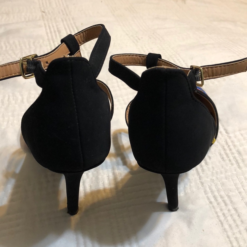 Shoes - Picture 3 of 6